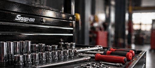 Mechanic tool chest for truck service
